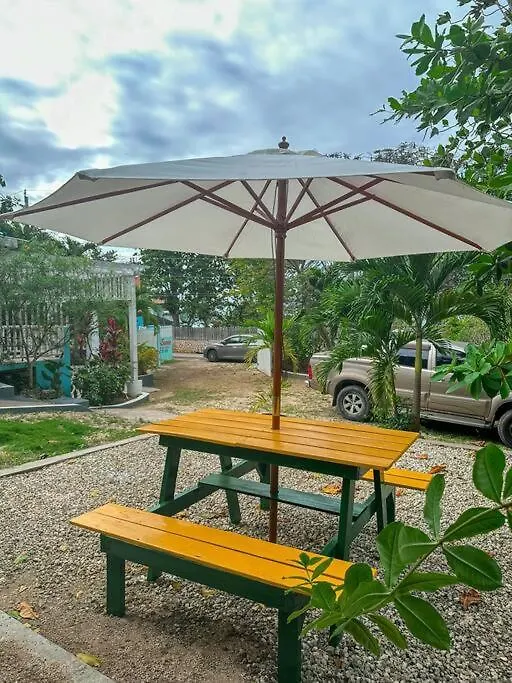 Shades Of Summer Apartments In Negril With Kitchen Гостевой дом