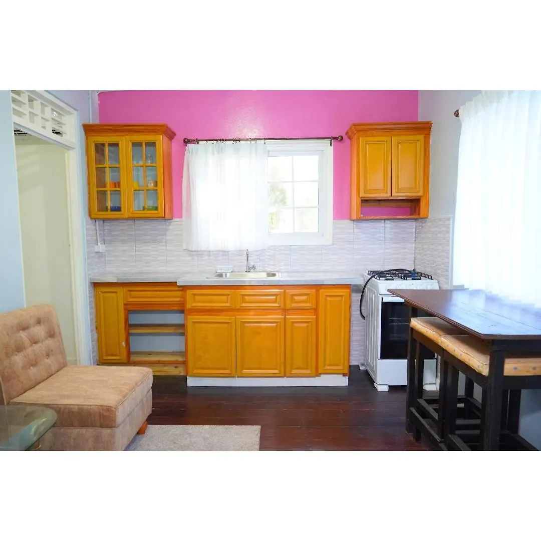 Гостевой дом Shades Of Summer Apartments In Negril With Kitchen Ямайка
